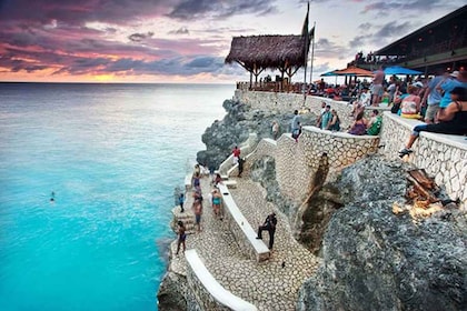 Seven Miles Beach &Rick’s Cafe Private Tour From Montego Bay