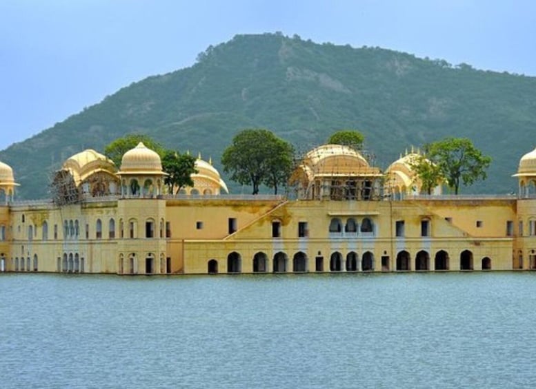 Picture 4 for Activity From Udaipur : Private Transfer To Jaipur Via Pushkar