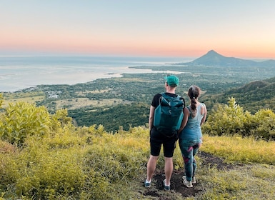 Chamarel: Sonnenuntergangs-Bergwanderung