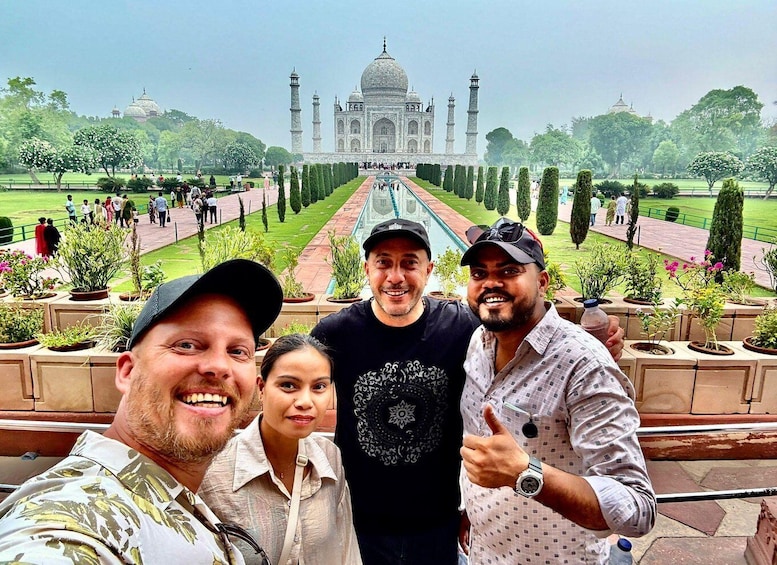 From Delhi: Taj Mahal & Agra Private Day Trip with Transfers