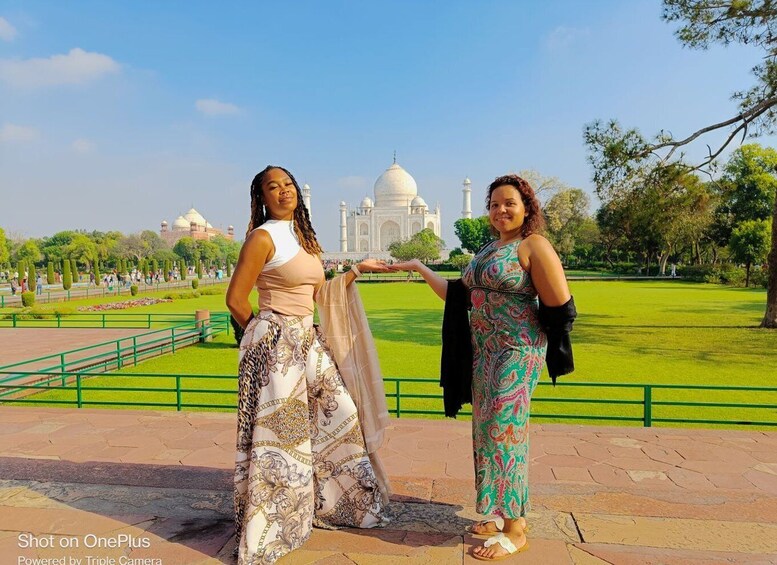 From Delhi: Taj Mahal & Agra Private Day Trip with Transfers