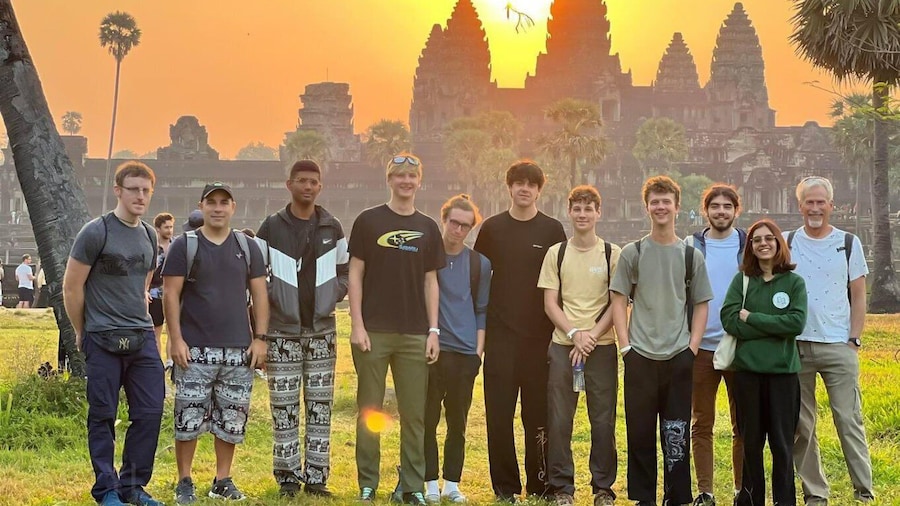 Siem Reap: Angkor Wat 2-Day Tour with Sunrise and Sunset