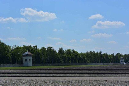 Visita pública al monumento a Dachau