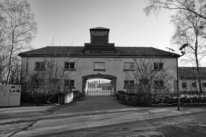 Visita pública al monumento a Dachau