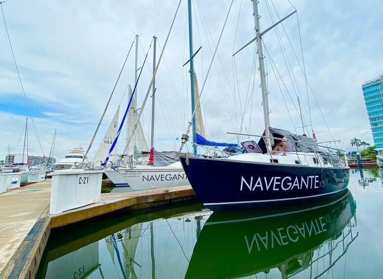 Puerto Vallarta: Private Sailboat Tour