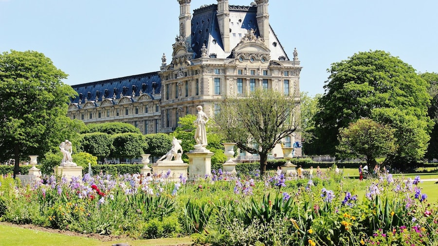 Palais Royal and the Covered Galleries: Walking Audio Tour