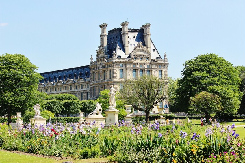 Palais Royal and the Covered Galleries: Walking Audio Tour