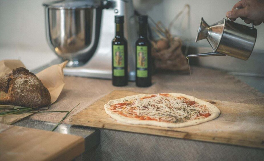 Partinico: Pizza-Making Class on an Organic Farm with Wine