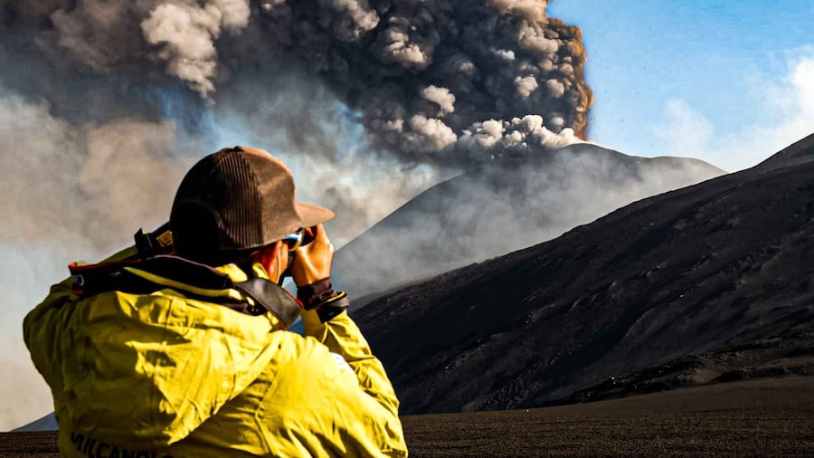 Special trekking on the most authentic and wild side of Etna