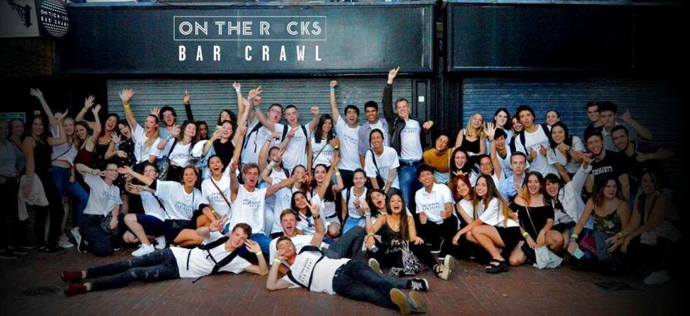 Picture 1 for Activity Brighton Bar Crawl: 5+ Venues, Free Shots, Free Club Entry
