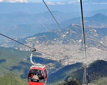 Vandring i højderne og svævebanetur i Kathmandu Chandragiri