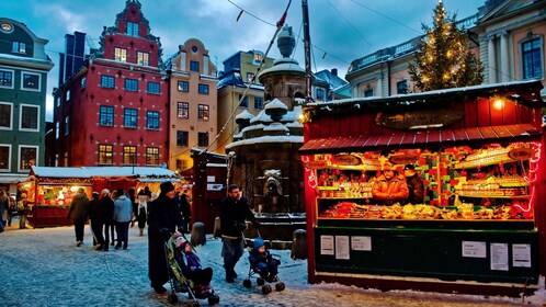 Stockholm: Christmas Lights and Market Walking Tour