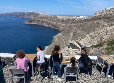 Santorini Yksityinen viinikierros päivällä sertifioidun sommelierin kanssa