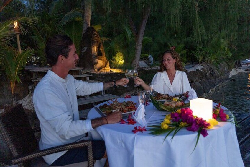Bora Bora luxury sunset cruise & motu dinner