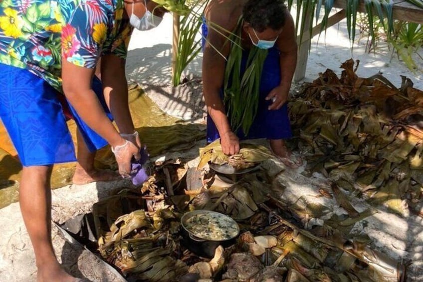 Bora Bora Tahitian oven Lunch