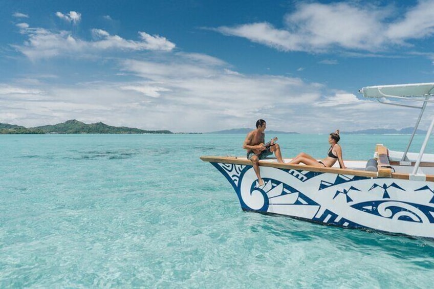 Bora Bora luxury full day private lagoon tour and lunch aboard