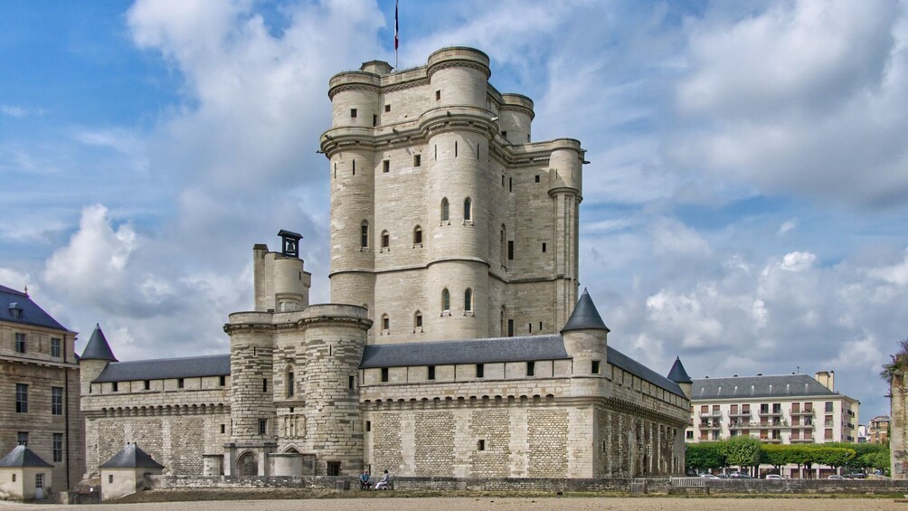 Chateau de Vincennes: Admission Ticket & Audio Tour