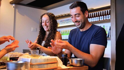 Tokyo: Roll and Authentic Sushi Making Class in Asakusa