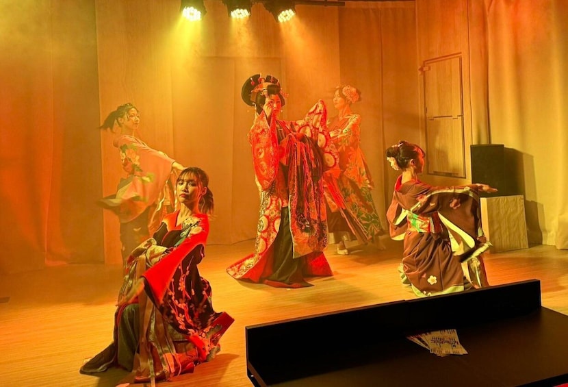 Picture 8 for Activity Tokyo: Japanese Dance Cabaret Theater Asakusa-Kaguwa Ticket