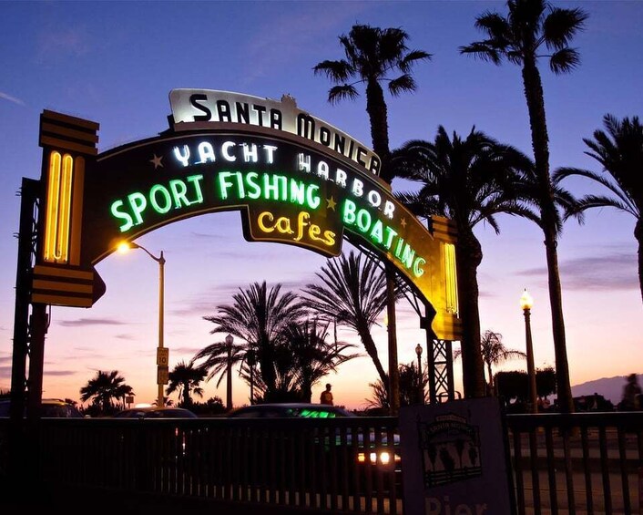 Santa Monica: Ghosts and Phantoms of the Pier Walking Tour