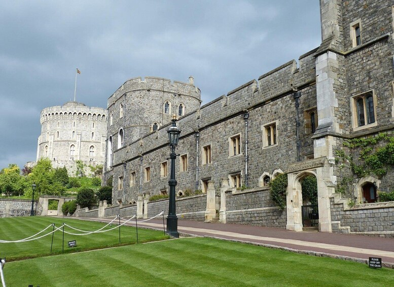 Picture 3 for Activity Windsor Castle Private Tour with Admission