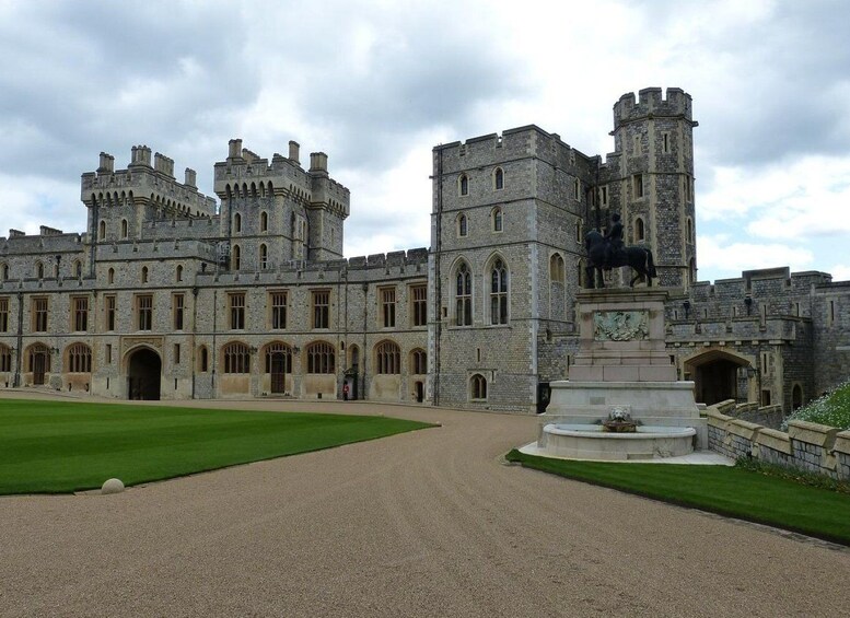 Picture 7 for Activity Windsor Castle Private Tour with Admission