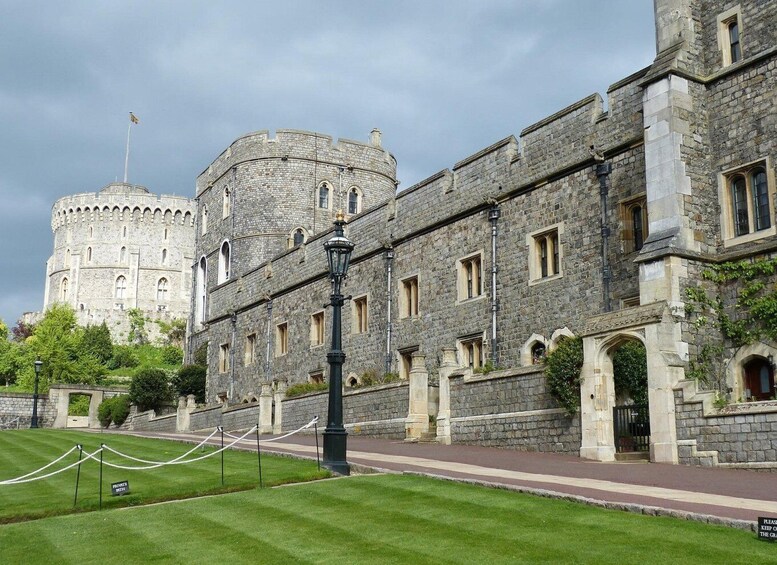 Picture 3 for Activity Windsor Castle Private Tour with Admission