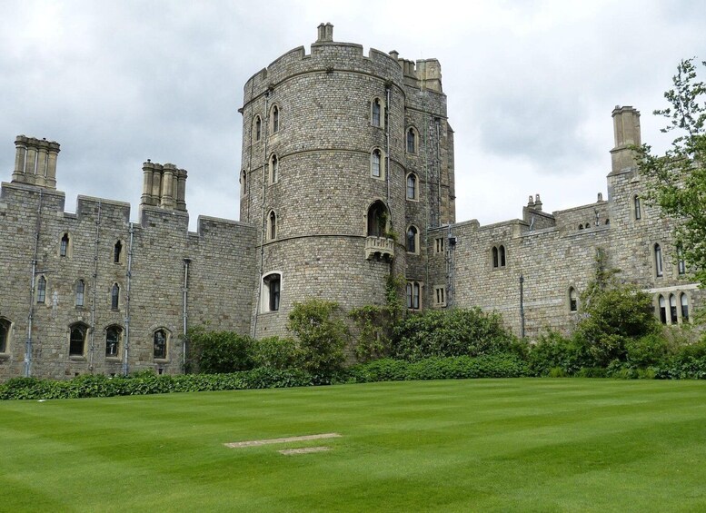 Picture 2 for Activity Windsor Castle Private Tour with Admission