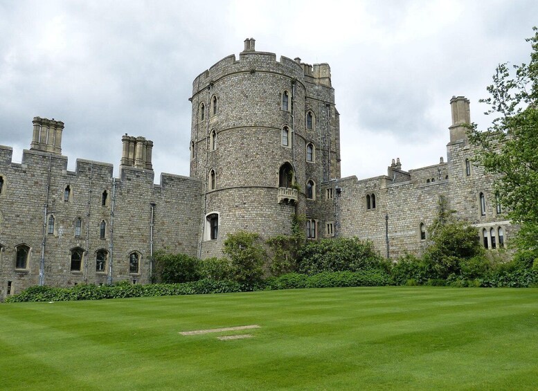 Picture 2 for Activity Windsor Castle Private Tour with Admission