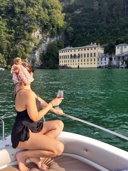 Como: Lake Como Private Boat Tour with Wine