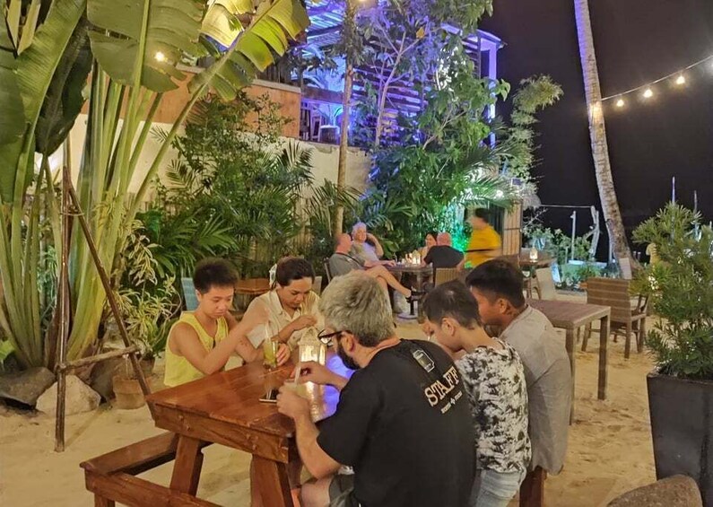 Picture 10 for Activity Panglao Bohol Island: Alona Beach Pub Crawl with Drinks