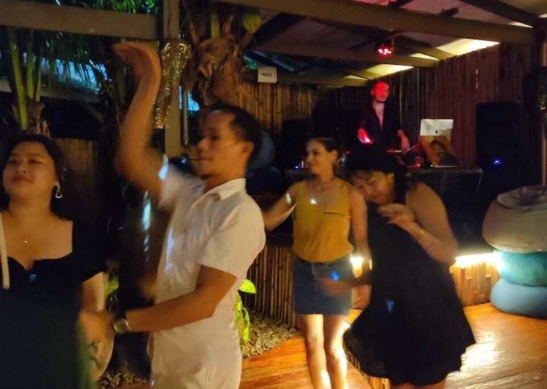 Picture 11 for Activity Panglao Bohol Island: Alona Beach Pub Crawl with Drinks