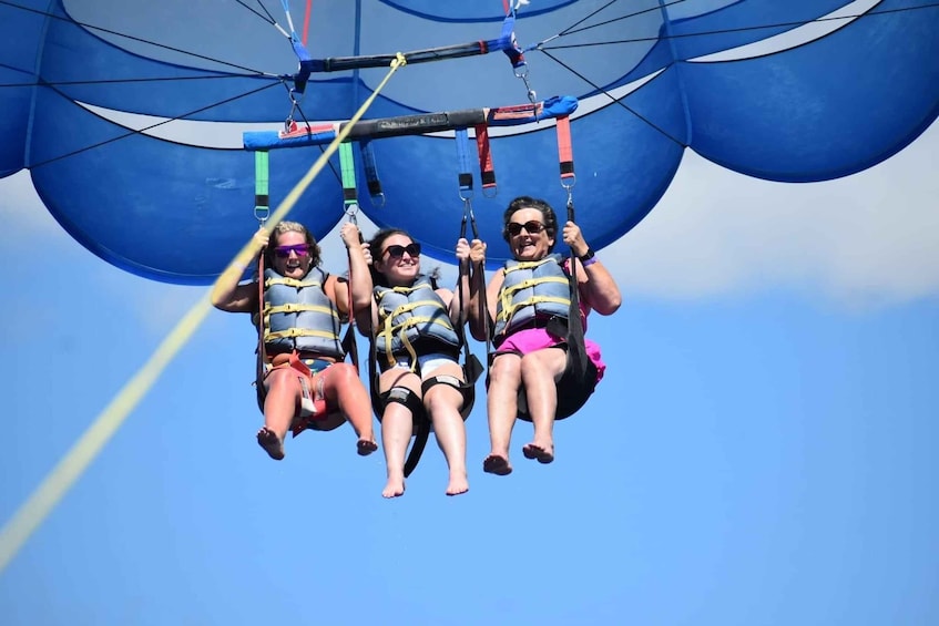 Picture 3 for Activity Oahu: Waikiki Parasailing