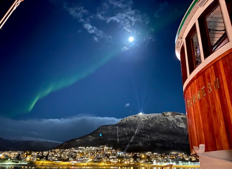 Tromsø: Arctic Light Evening Cruise with Fish Soup