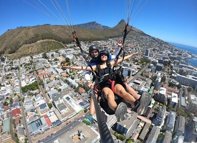 Cape Town: Tandem Paragliding with views of Table Mountain