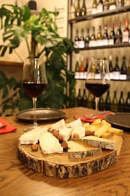 Paris : French wine and cheese pairing