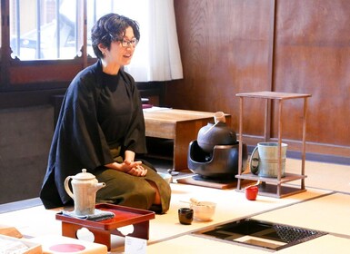 Kyoto: Casual Tea Ceremony in 100-Year-Old Machiya House