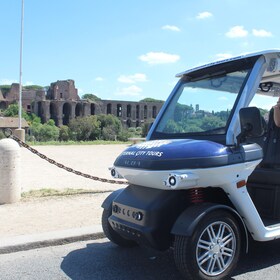 Roma: Visita Privada Personalizada en Carro Eléctrico de Golf