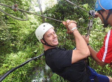 Katira: tour de aventura en tubing y tirolesa en Río Celeste