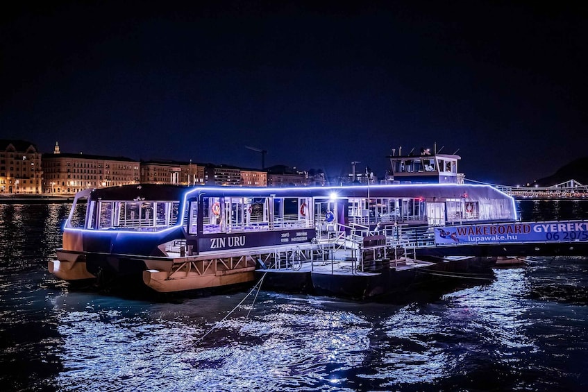 Picture 5 for Activity Budapest: Nighttime or Daytime Sightseeing Cruise