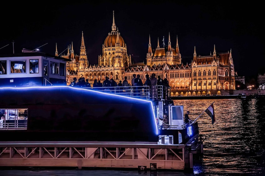 Picture 13 for Activity Budapest: Nighttime or Daytime Sightseeing Cruise