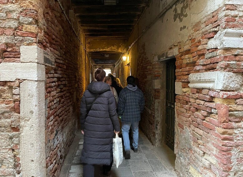 Picture 6 for Activity Venice: Mysterious Tales of Ghosts and Murders