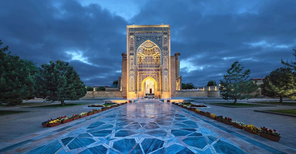 Picture 3 for Activity Samarkand Walking Tour