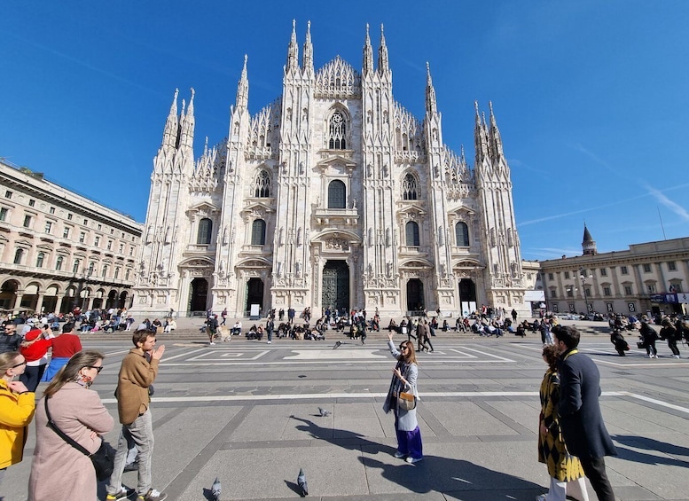 Milan: Duomo Rooftops and Cathedral Guided Tour with Tickets