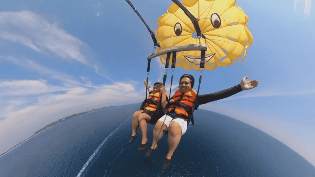 Picture 1 for Activity Boracay Parasailing with Insta 360