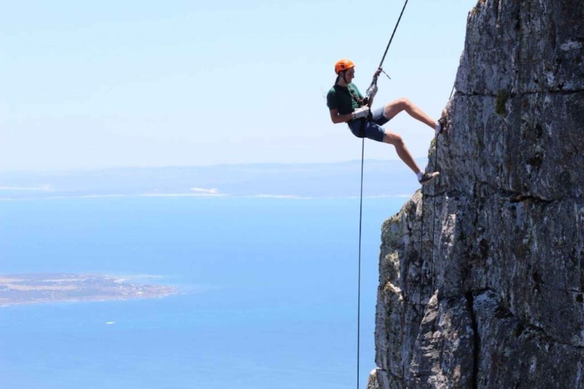 Cape Town: Table Mountain Abseiling Experience