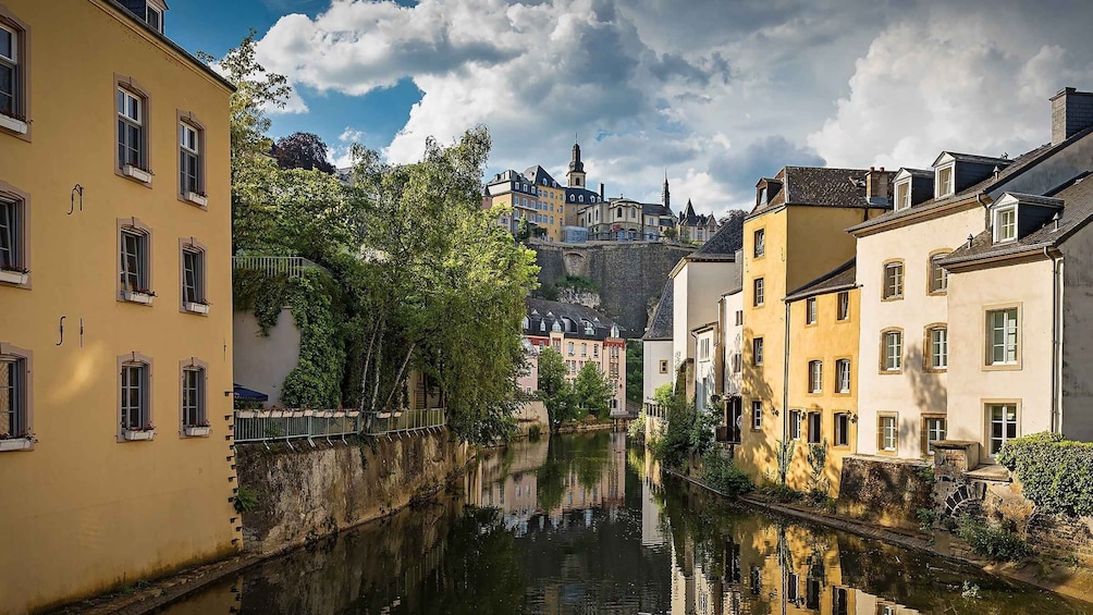 Luxembourg: Express Walk with a Local in 60 minutes