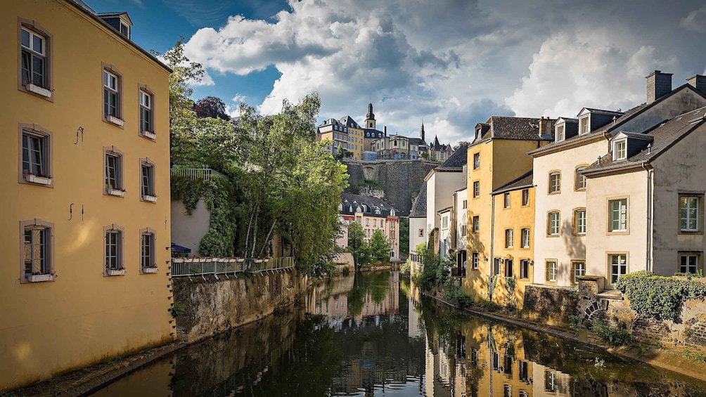 Luxembourg: Express Walk with a Local in 60 minutes