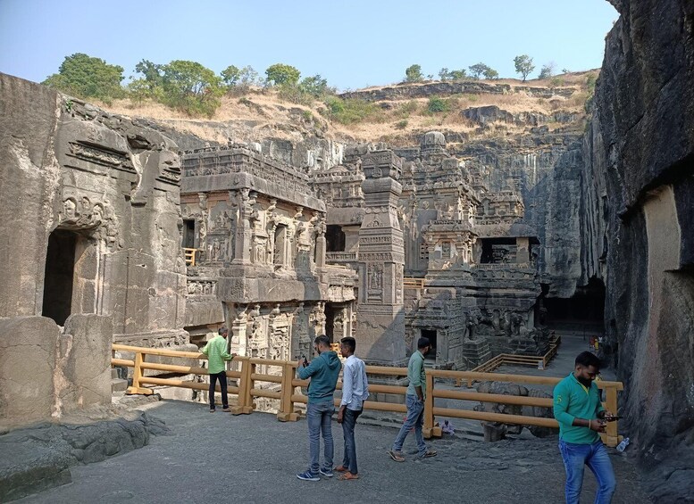 From Aurangabad: Ajanta & Ellora Day Tour with All Inclusion