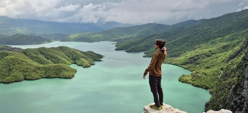 Dari Tirana: Tur Pendakian Danau Bovilla & Foto Profesional